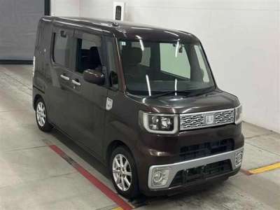 DAIHATSU WAKE