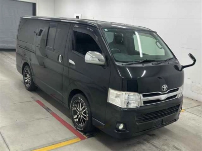 TOYOTA REGIUS VAN