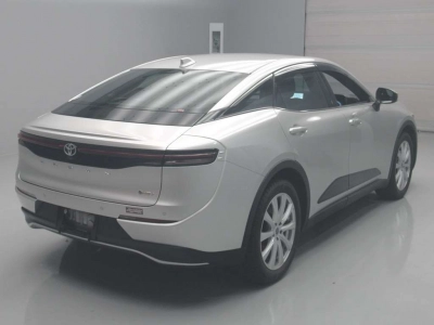 TOYOTA CROWN CROSSOVER