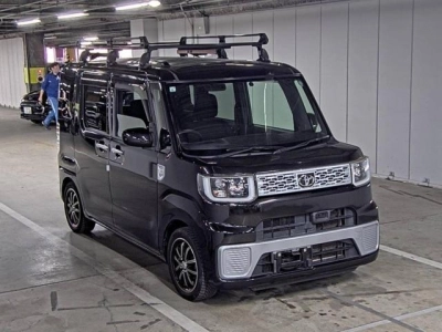 TOYOTA PIXIS MEGA