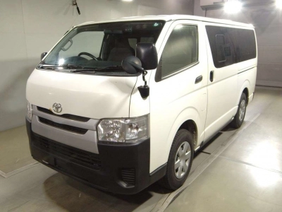 TOYOTA REGIUS VAN