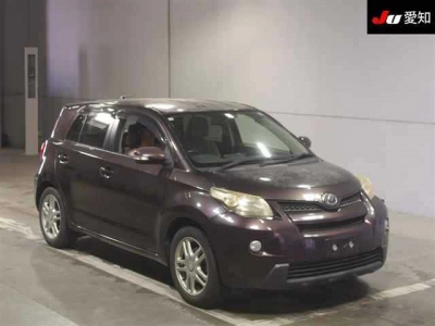 TOYOTA IST