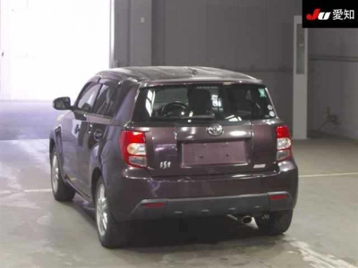 TOYOTA IST