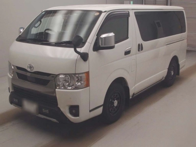 TOYOTA HIACE VAN