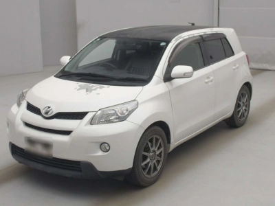 TOYOTA IST