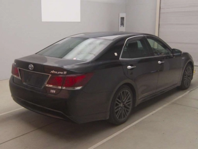 TOYOTA CROWN HYBRID