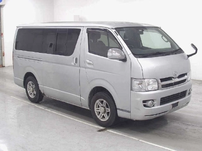 TOYOTA REGIUS VAN