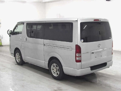 TOYOTA REGIUS VAN