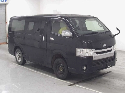 TOYOTA HIACE VAN