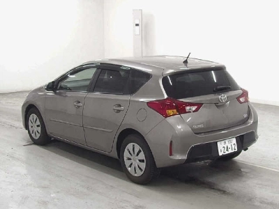 TOYOTA AURIS