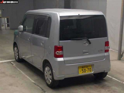 DAIHATSU MOVE CONTE