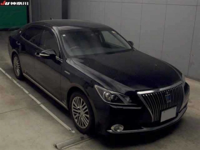 TOYOTA CROWN MAJESTA
