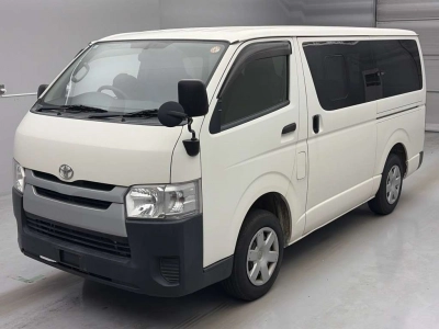 TOYOTA REGIUS VAN