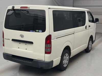 TOYOTA REGIUS VAN