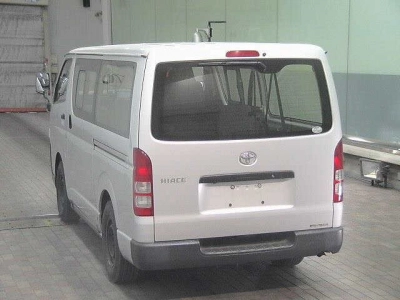 TOYOTA HIACE VAN