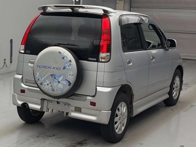 DAIHATSU TERIOS KID