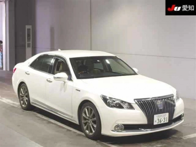 TOYOTA CROWN MAJESTA