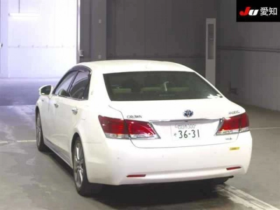 TOYOTA CROWN MAJESTA
