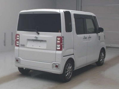 TOYOTA PIXIS MEGA