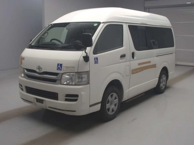 TOYOTA REGIUS VAN