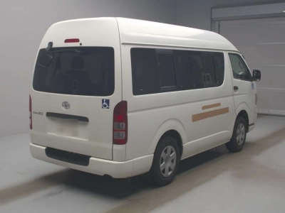 TOYOTA REGIUS VAN