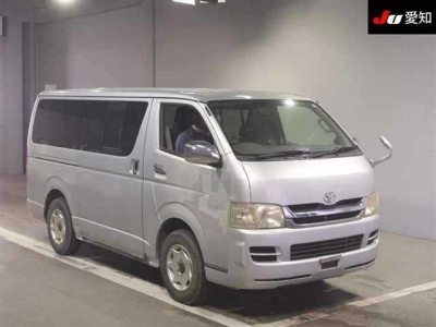 TOYOTA REGIUS VAN