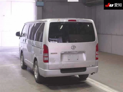 TOYOTA REGIUS VAN
