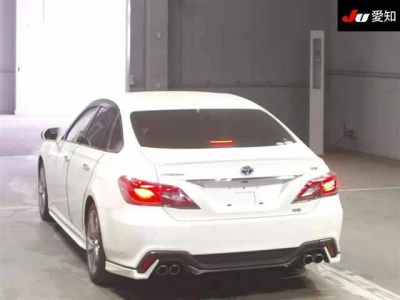 TOYOTA CROWN HYBRID