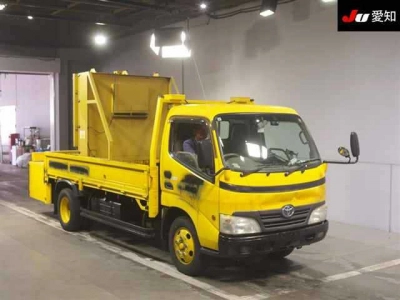 TOYOTA DYNA TRUCK