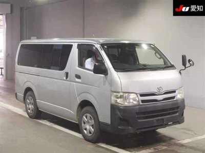 TOYOTA REGIUS VAN
