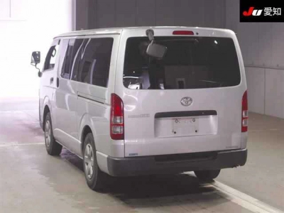 TOYOTA REGIUS VAN