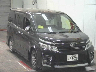 TOYOTA VOXY