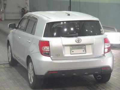 TOYOTA IST