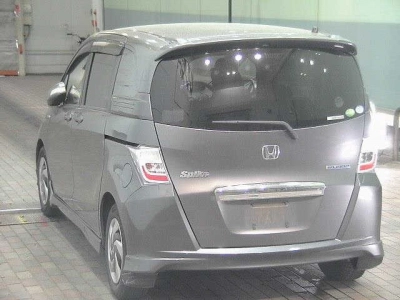 HONDA FREED SPIKE