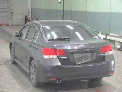 SUBARU LEGACY B4