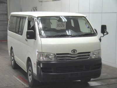 TOYOTA REGIUS VAN