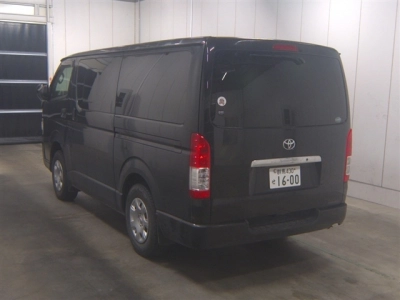 TOYOTA HIACE VAN