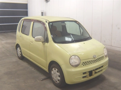 DAIHATSU MOVE LATTE