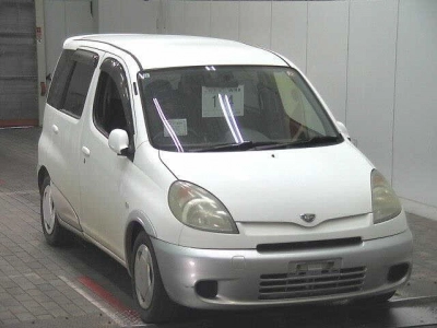 TOYOTA FUN CARGO