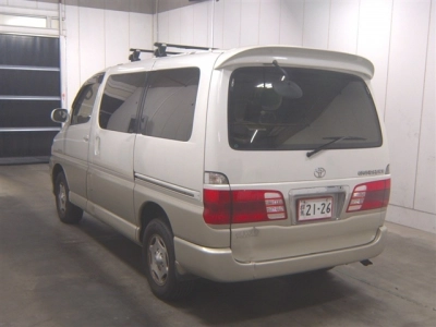 TOYOTA GRAND HIACE