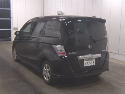 HONDA FREED SPIKE