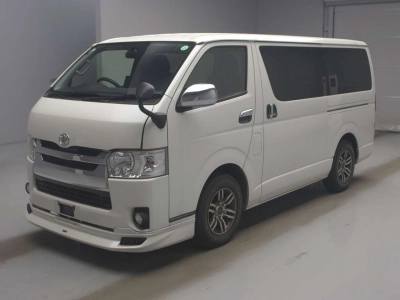 TOYOTA HIACE VAN