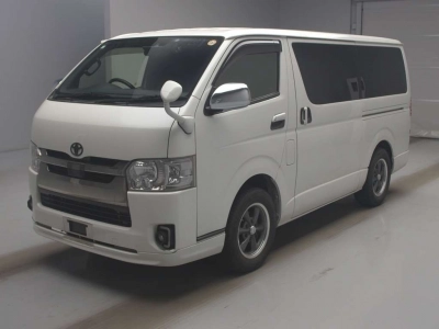 TOYOTA REGIUS VAN