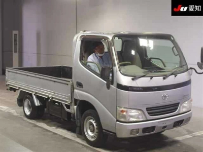 TOYOTA DYNA TRUCK