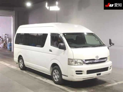 TOYOTA HIACE COMMUTER