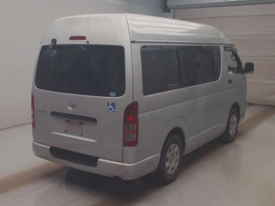 TOYOTA REGIUS VAN