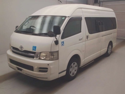 TOYOTA REGIUS VAN