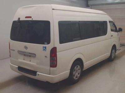 TOYOTA REGIUS VAN