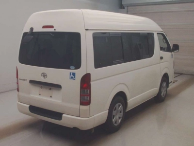 TOYOTA REGIUS VAN