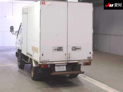 TOYOTA HIACE TRUCK